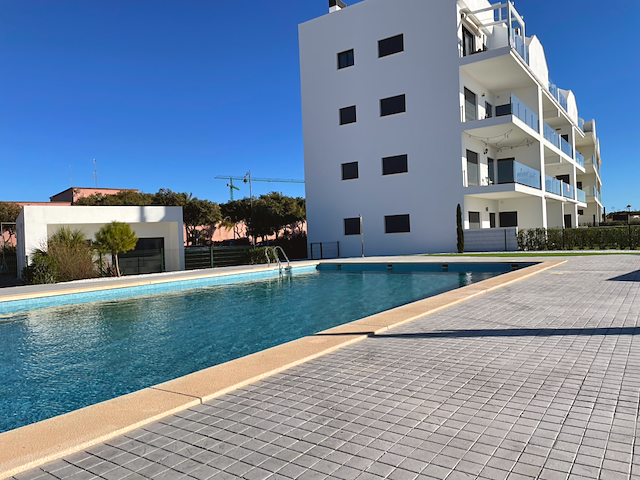 The block and the pool